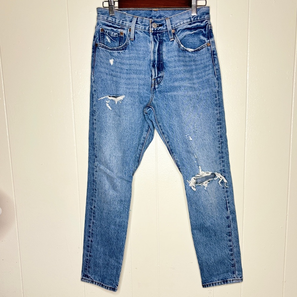 Women’s 501 Size 27 Button Fly Distressed Ankle Jeans in Can’t Touch This